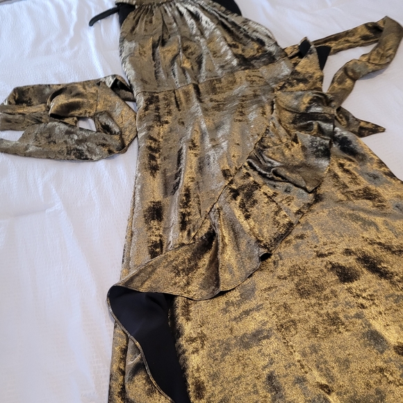 Dress - Picture 2 of 4